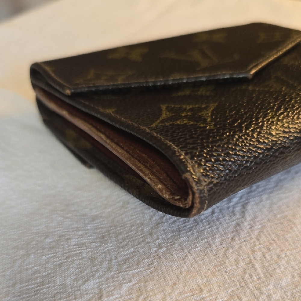 Louis Vuitton Black and Gold Monogram Wallet - Picture 8 of 9